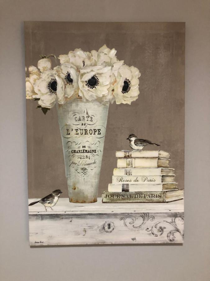 Apartment Handpost *