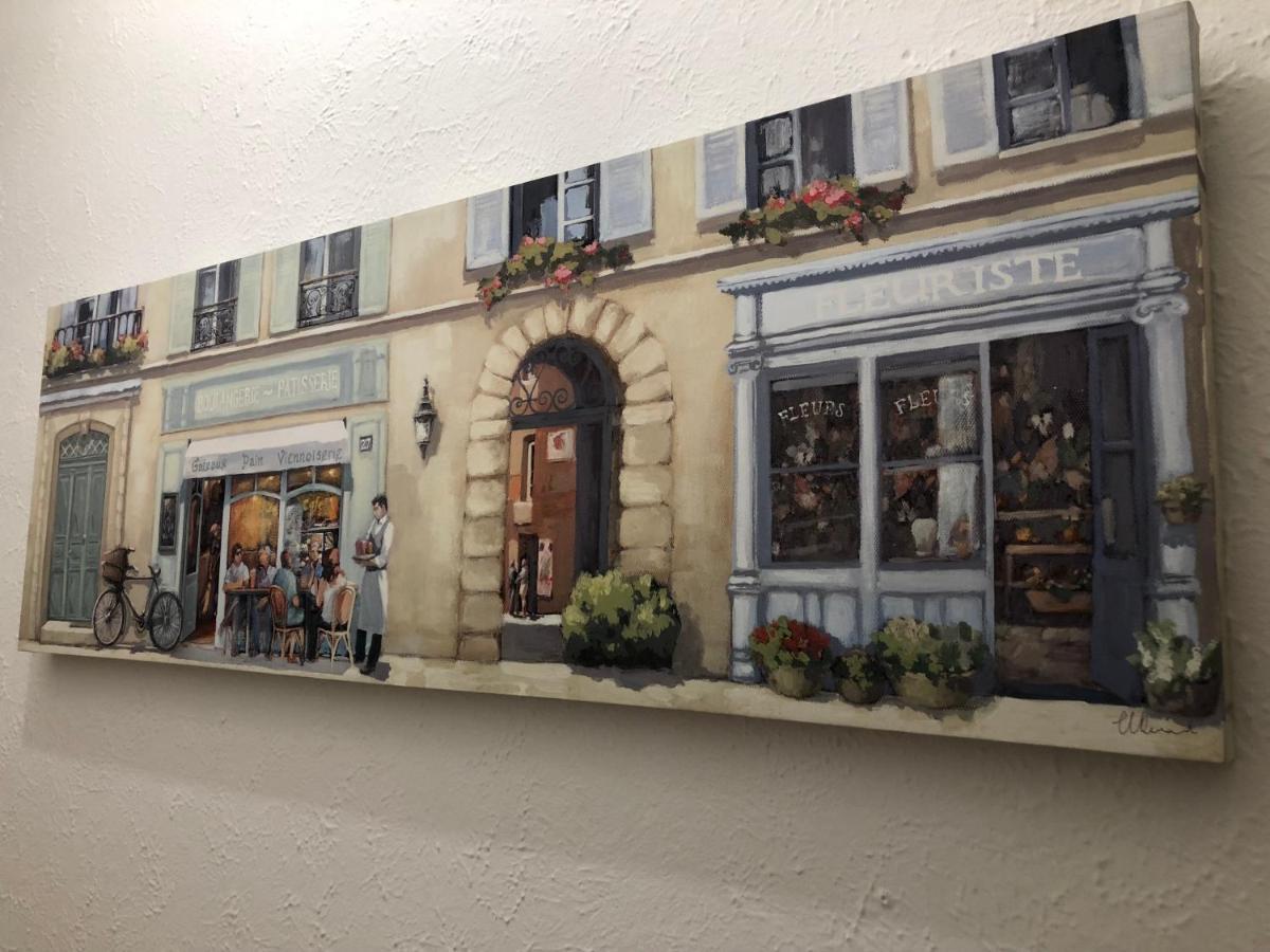 Handpost Apartment