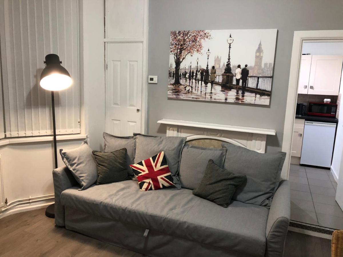 Handpost Apartment